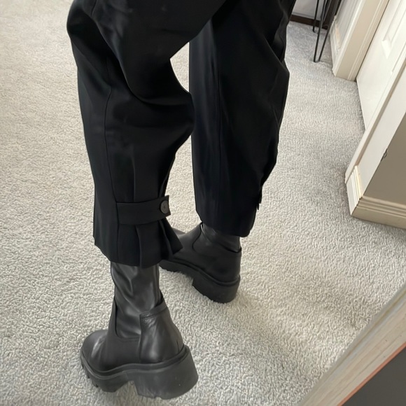 Vince Pants - NWOT Vince Cropped Button Back Pants